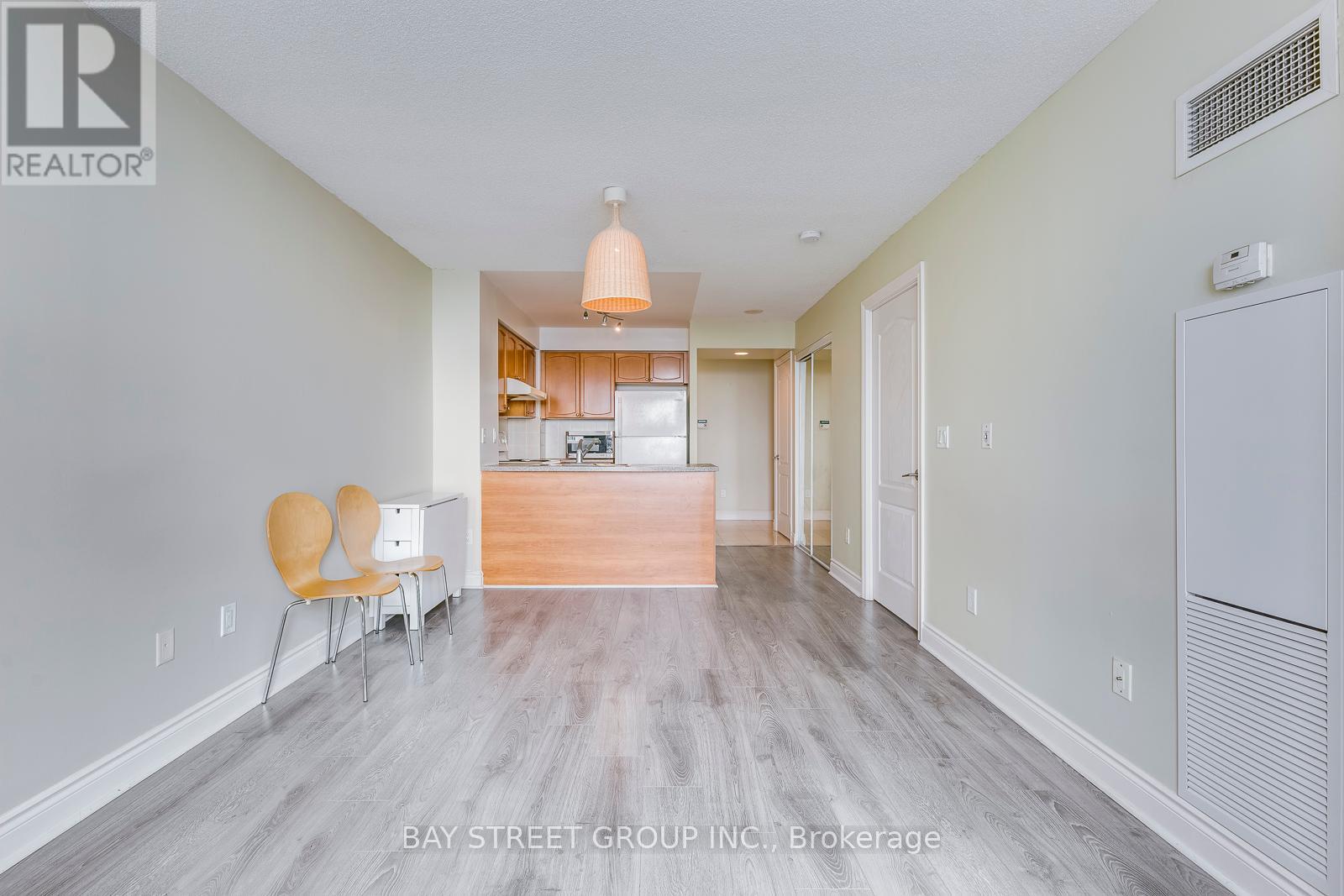 Photo 8 of 1001 60 Brian Harrison Way, Toronto ON