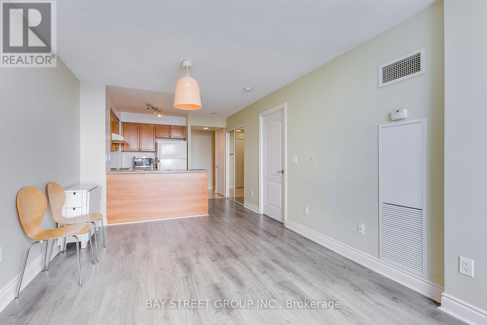 Photo 9 of 1001 60 Brian Harrison Way, Toronto ON