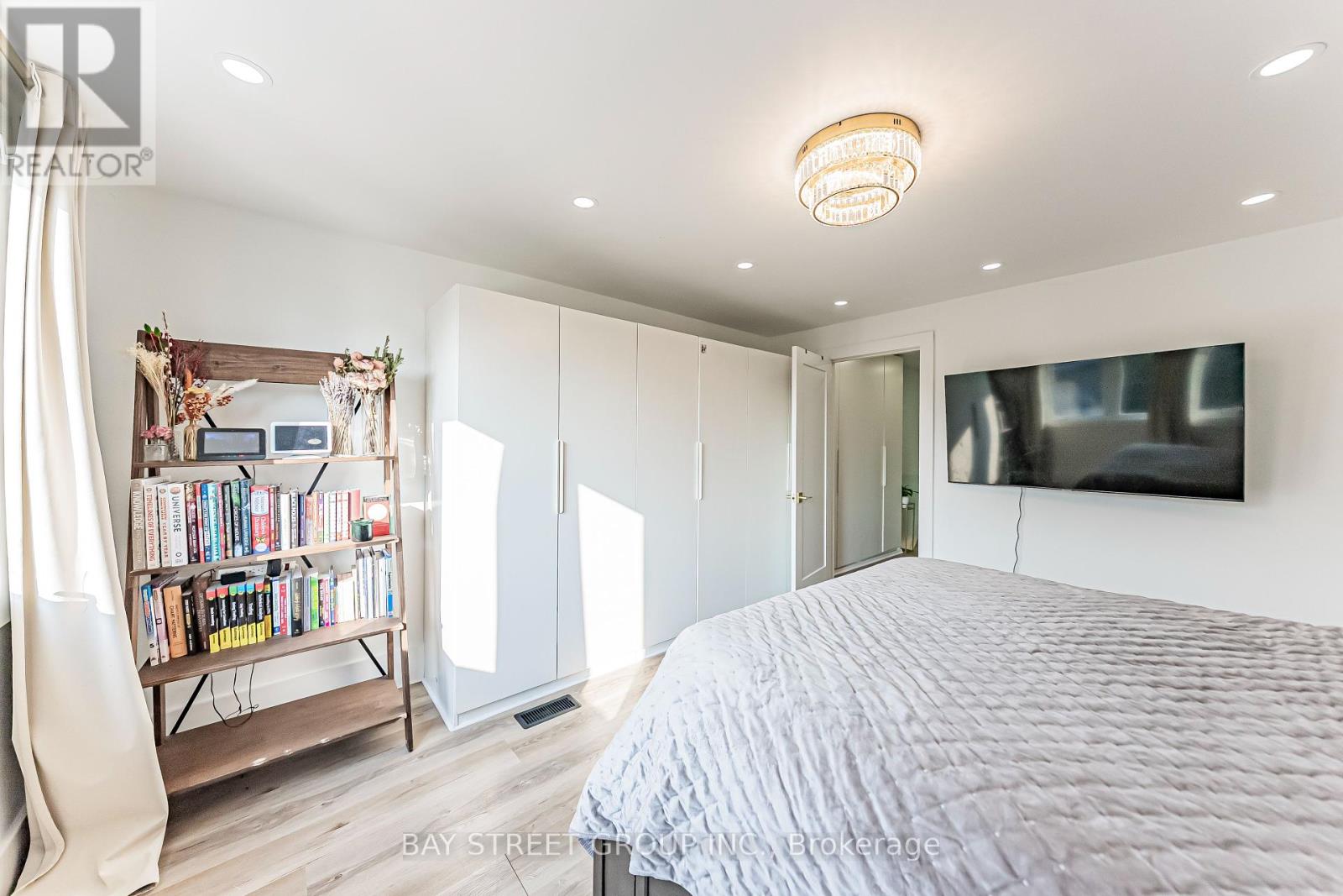 Photo 17 of 397 Kingston Road, Toronto ON