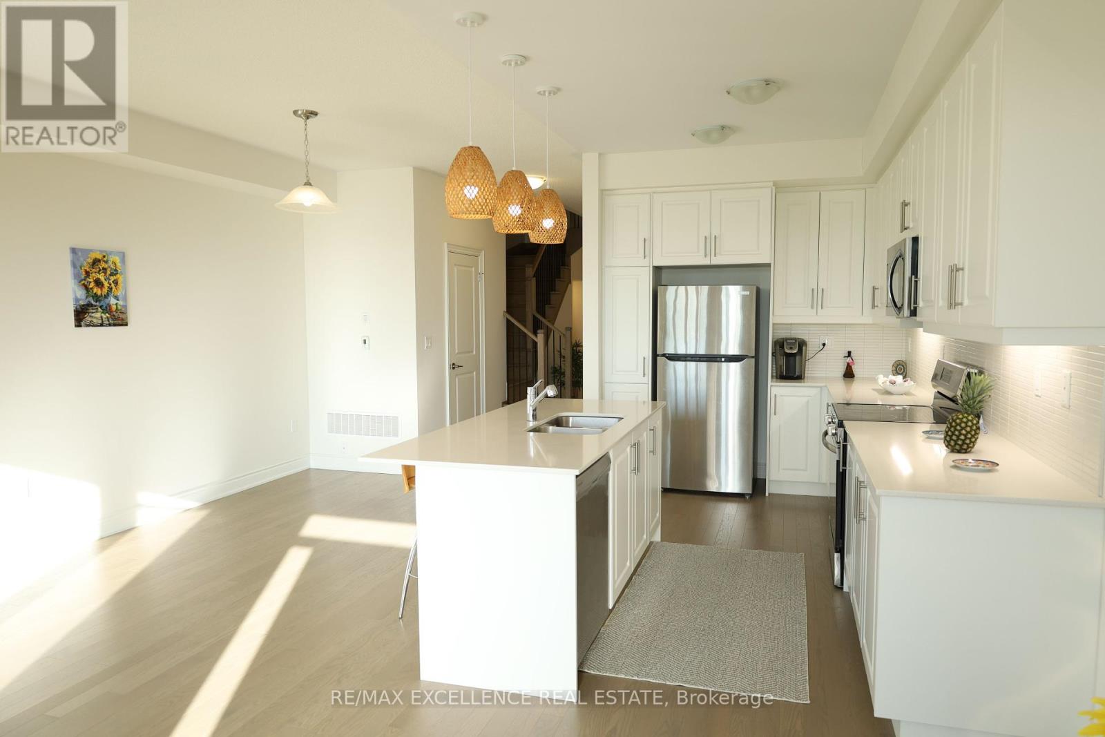 Photo 14 of 102 Bermondsey Way, Brampton ON