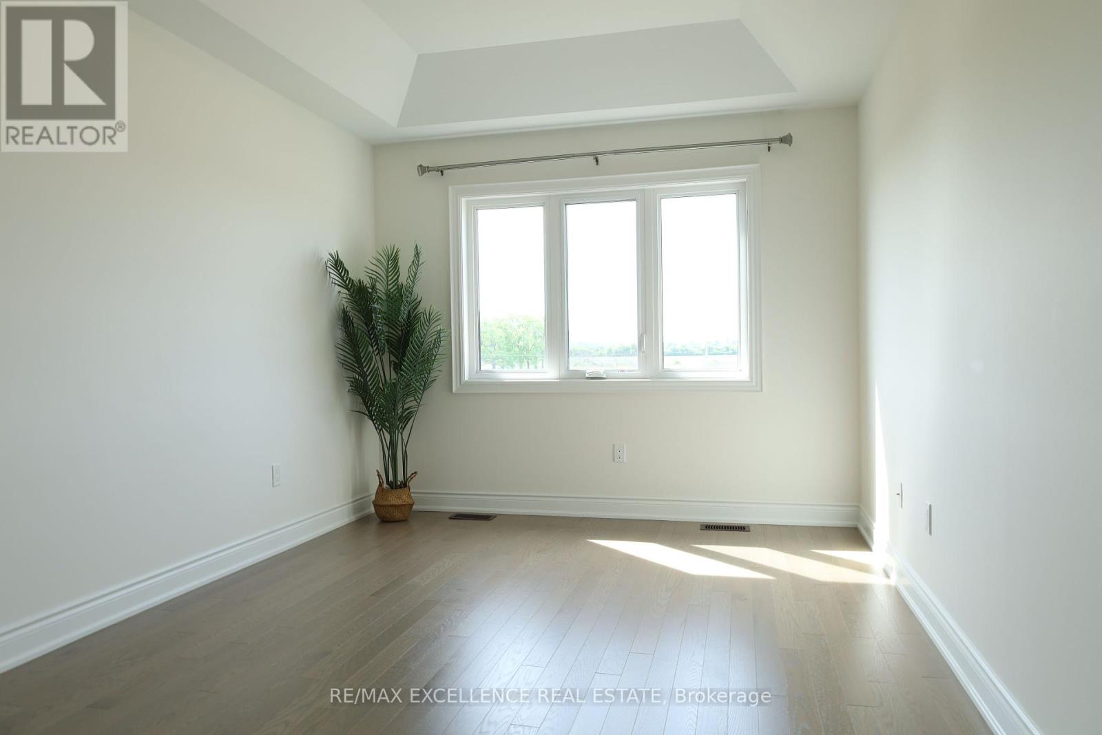 Photo 34 of 102 Bermondsey Way, Brampton ON