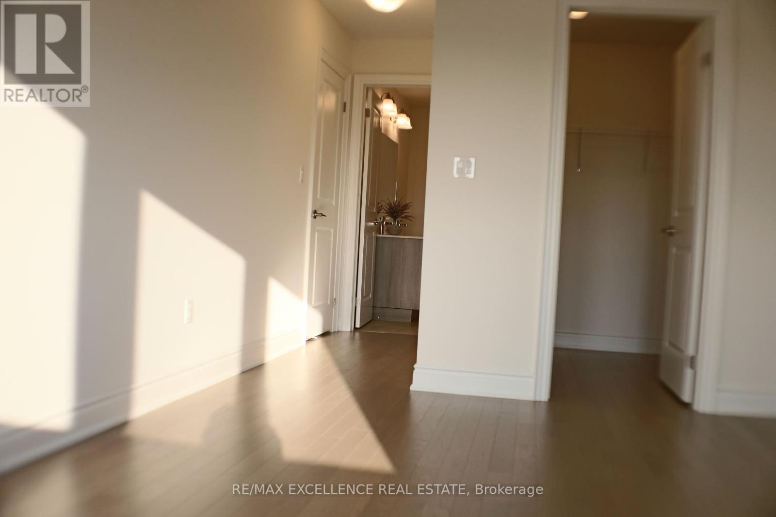 Photo 38 of 102 Bermondsey Way, Brampton ON