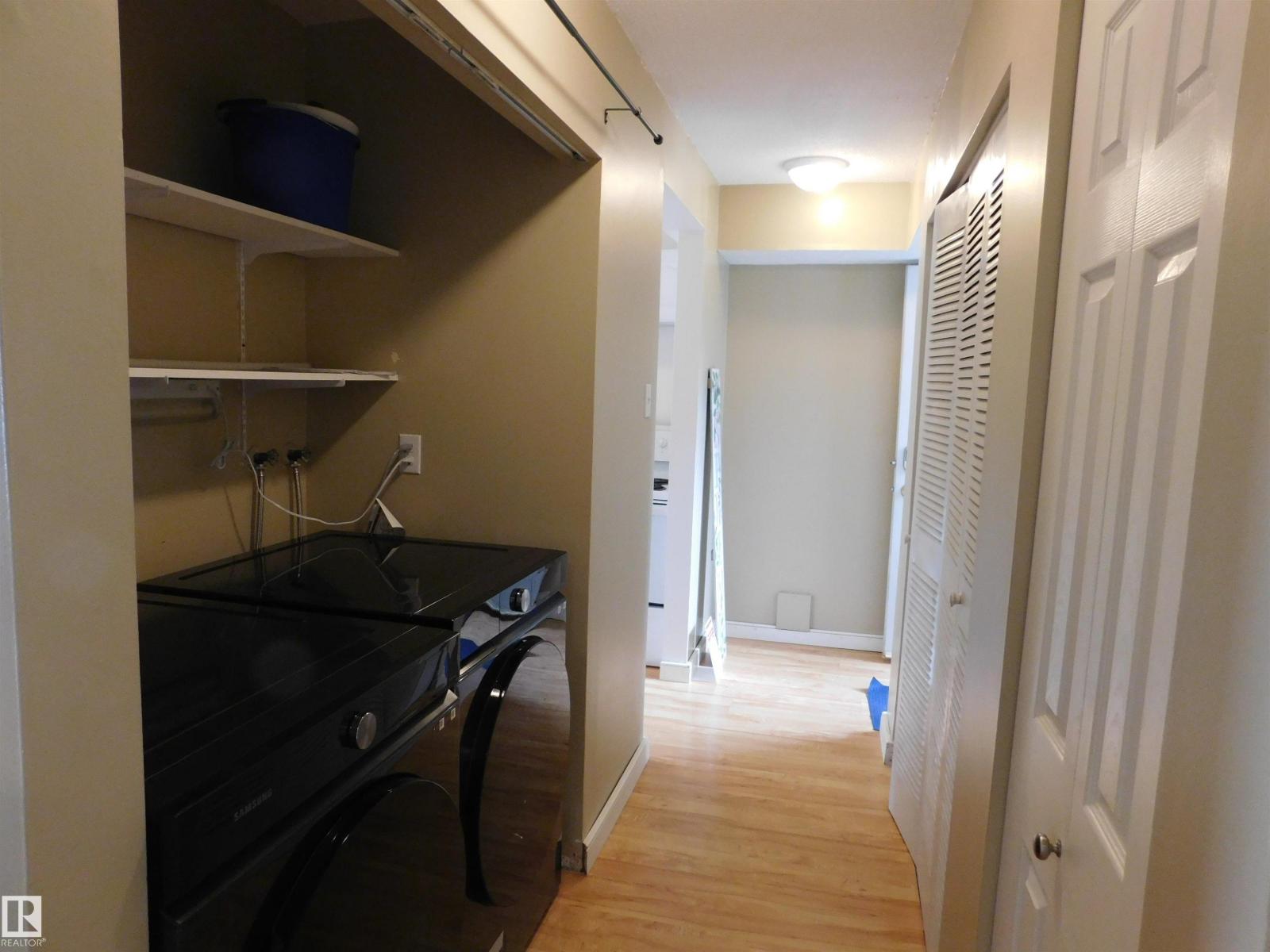 Photo 12 of 15 E Meadowlark Village Nw, Edmonton AB