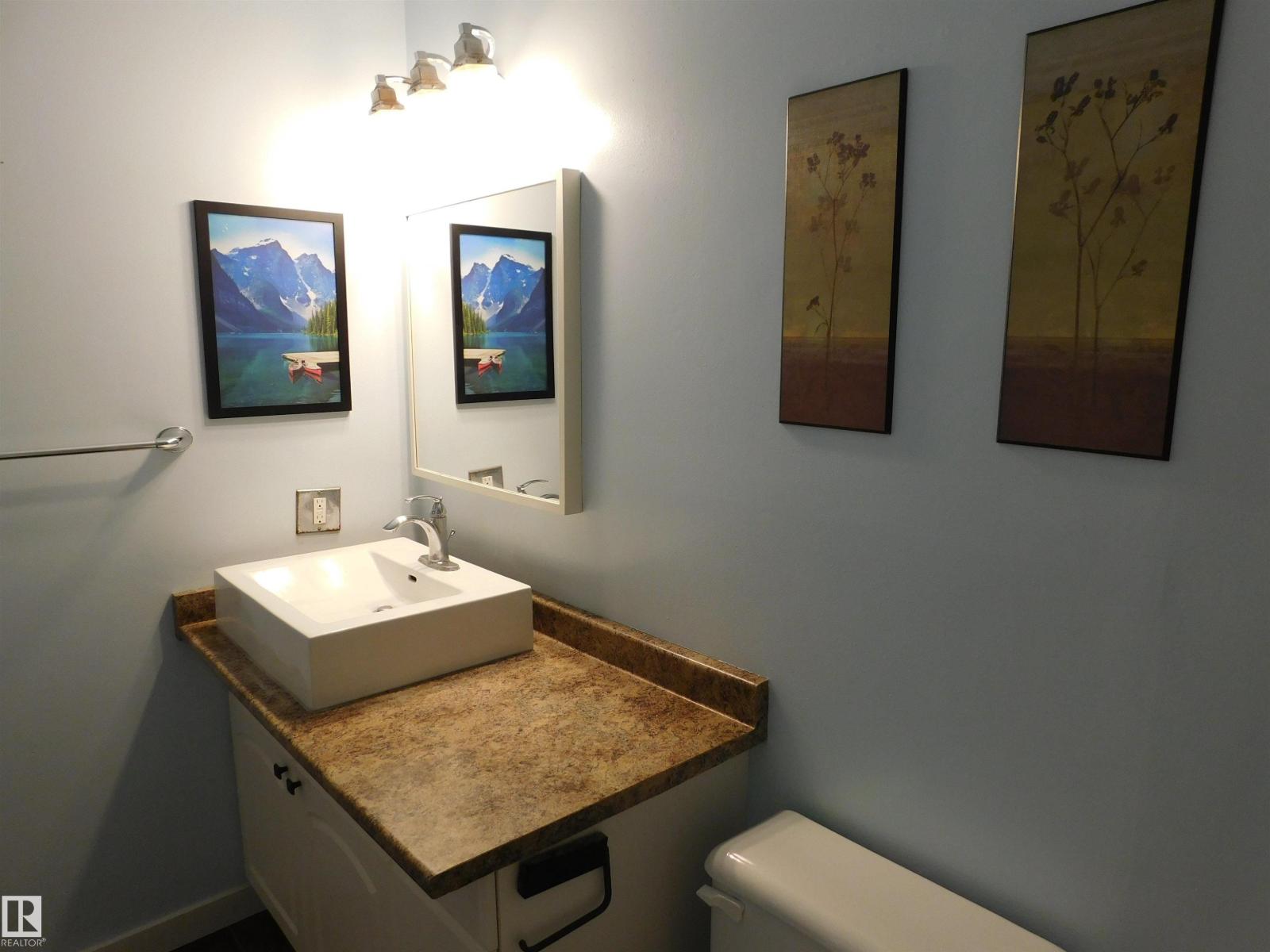 Photo 17 of 15 E Meadowlark Village Nw, Edmonton AB