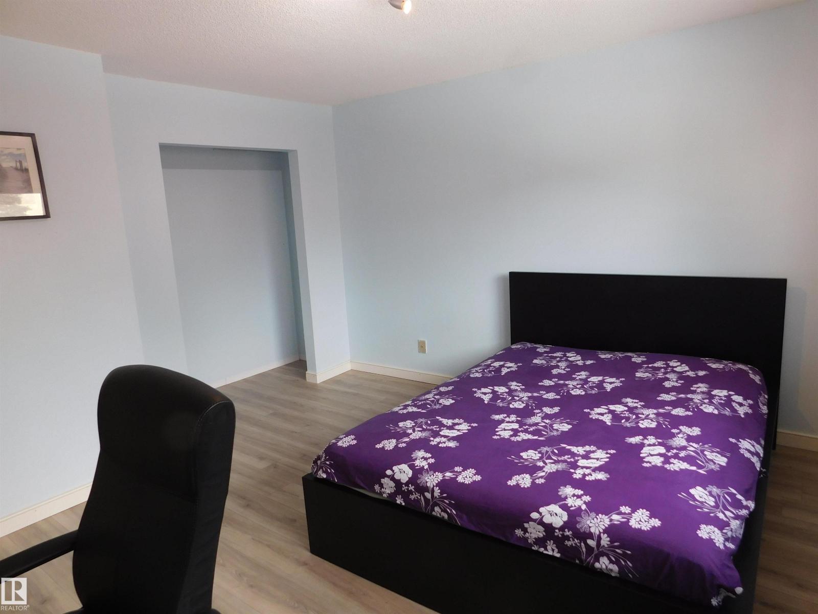 Photo 20 of 15 E Meadowlark Village Nw, Edmonton AB