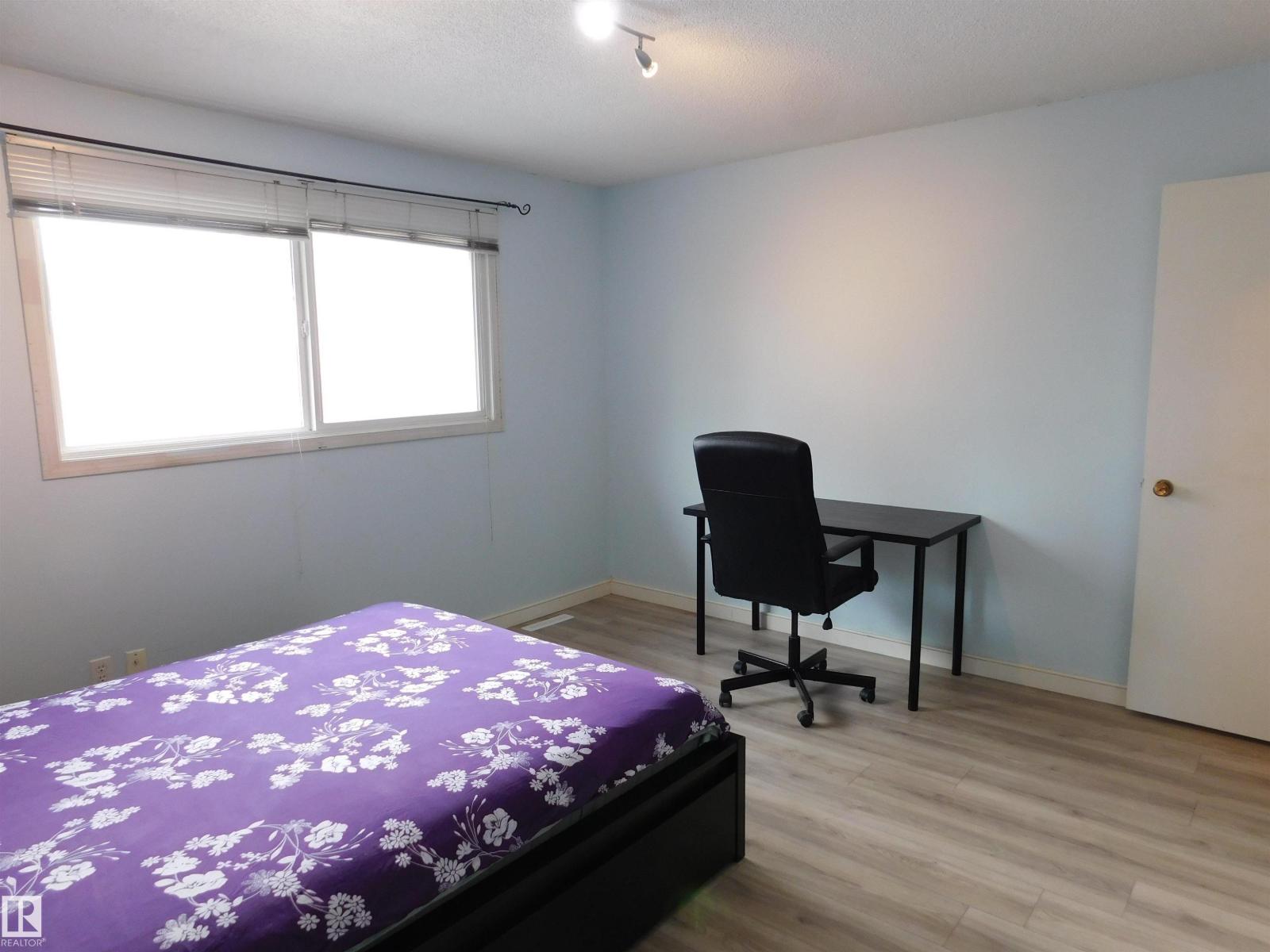 Photo 22 of 15 E Meadowlark Village Nw, Edmonton AB