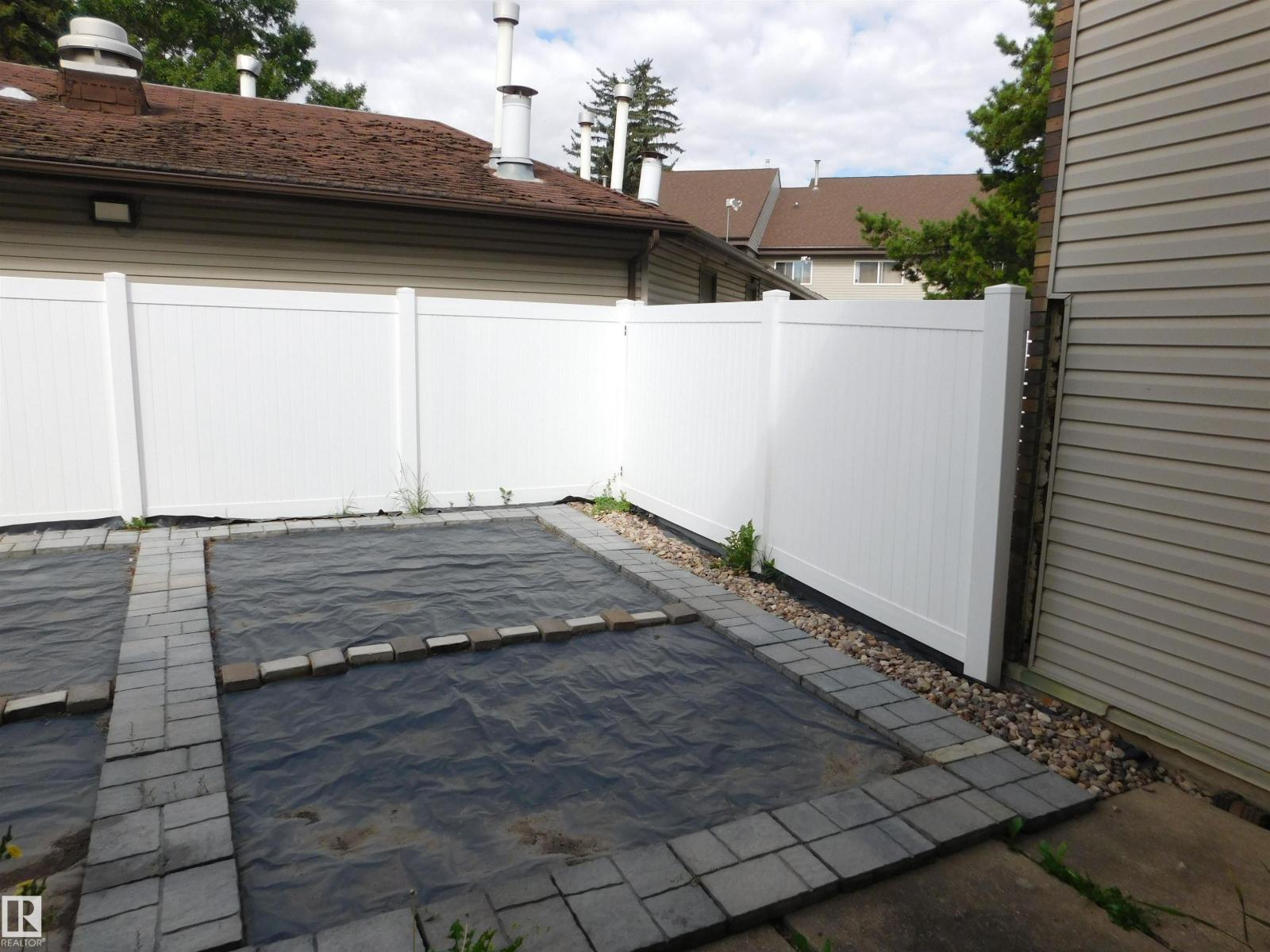 Photo 27 of 15 E Meadowlark Village Nw, Edmonton AB