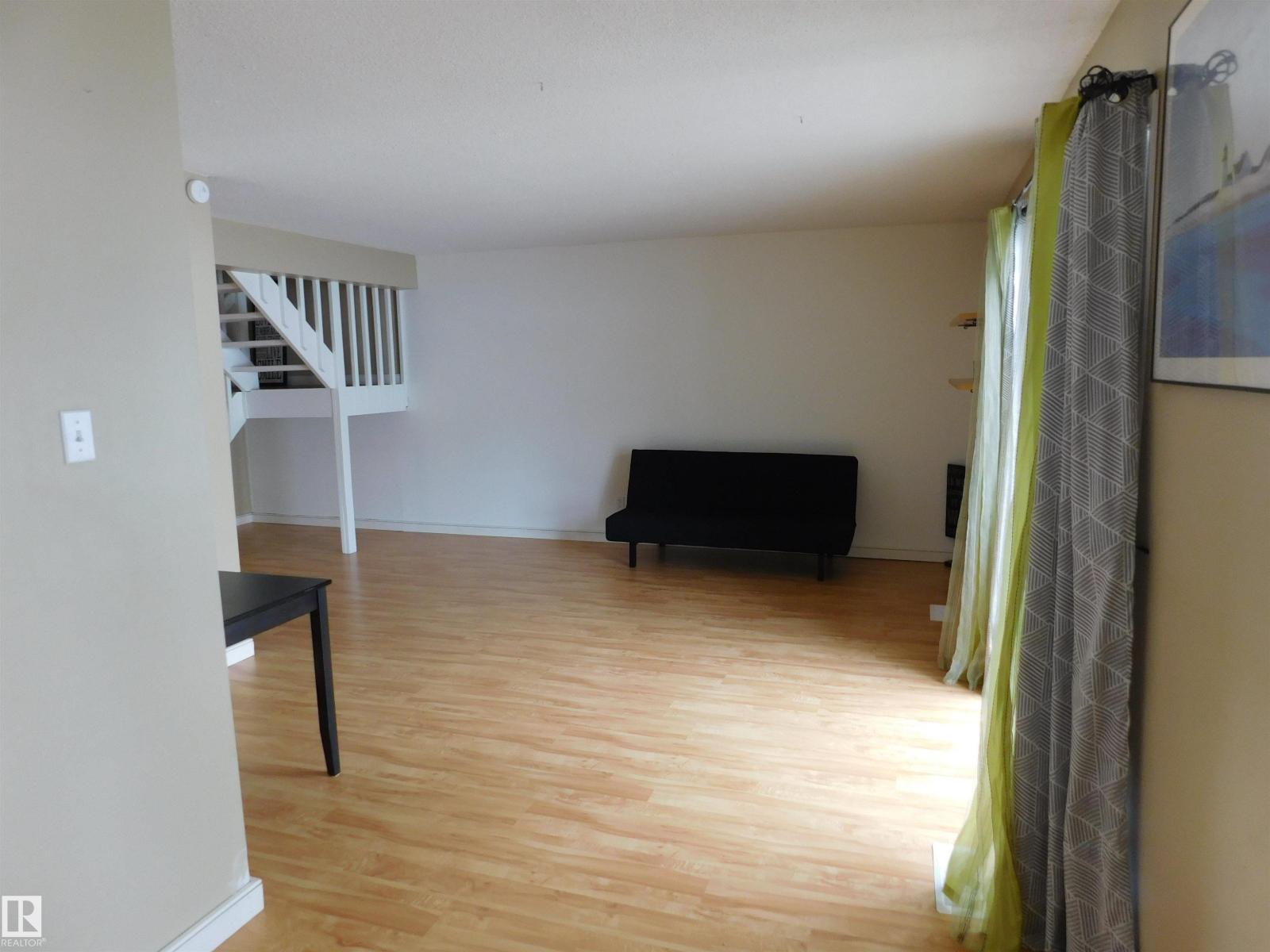 Photo 28 of 15 E Meadowlark Village Nw, Edmonton AB