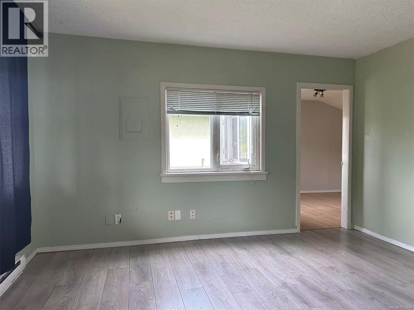 Photo 11 of 341 Poplar St, Nanaimo BC