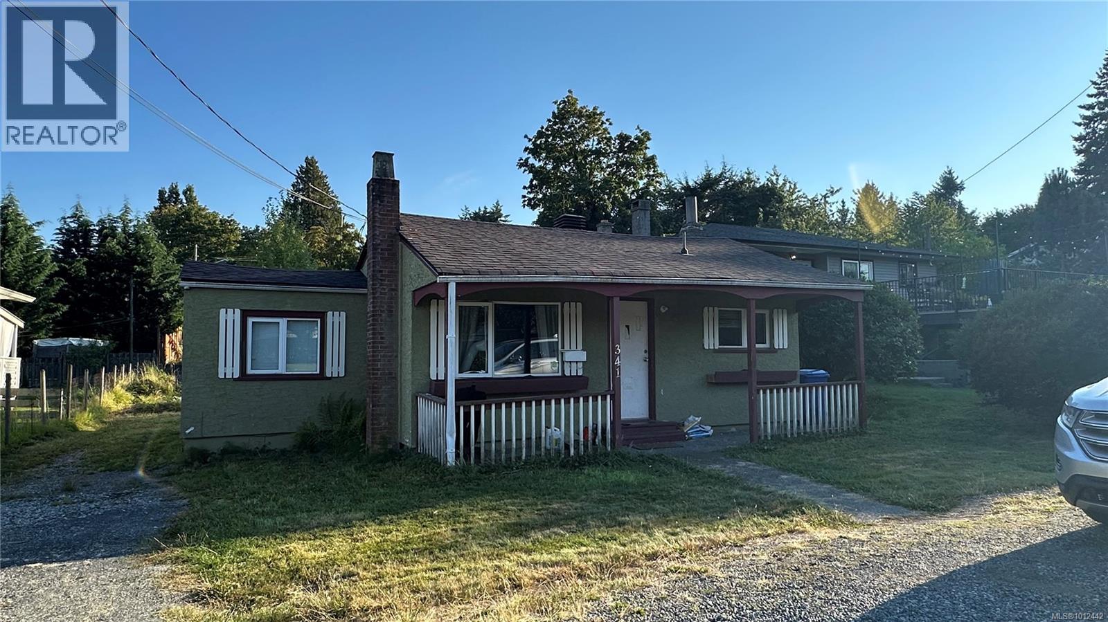 Photo 3 of 341 Poplar St, Nanaimo BC