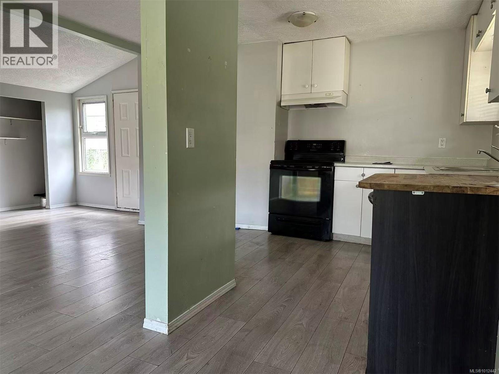 Photo 8 of 341 Poplar St, Nanaimo BC