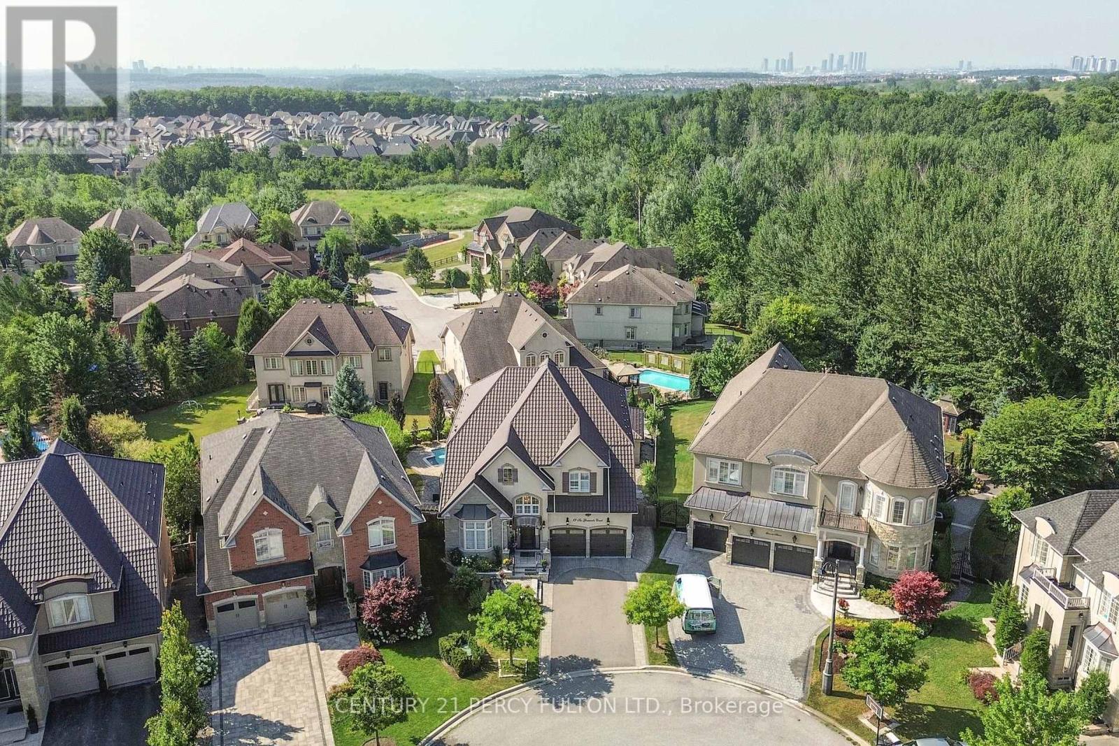 19 SIR GIANCARLO COURT, Vaughan (Patterson), Ontario