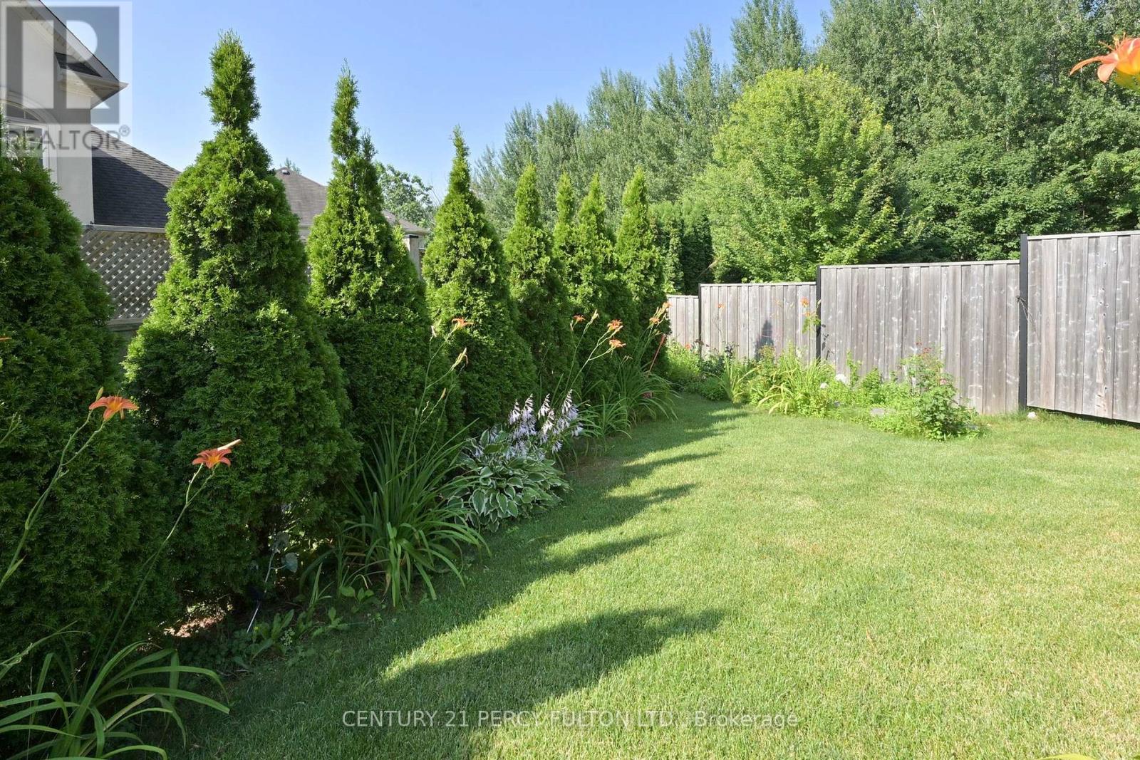 Photo 38 of 19 Sir Giancarlo Court, Vaughan ON