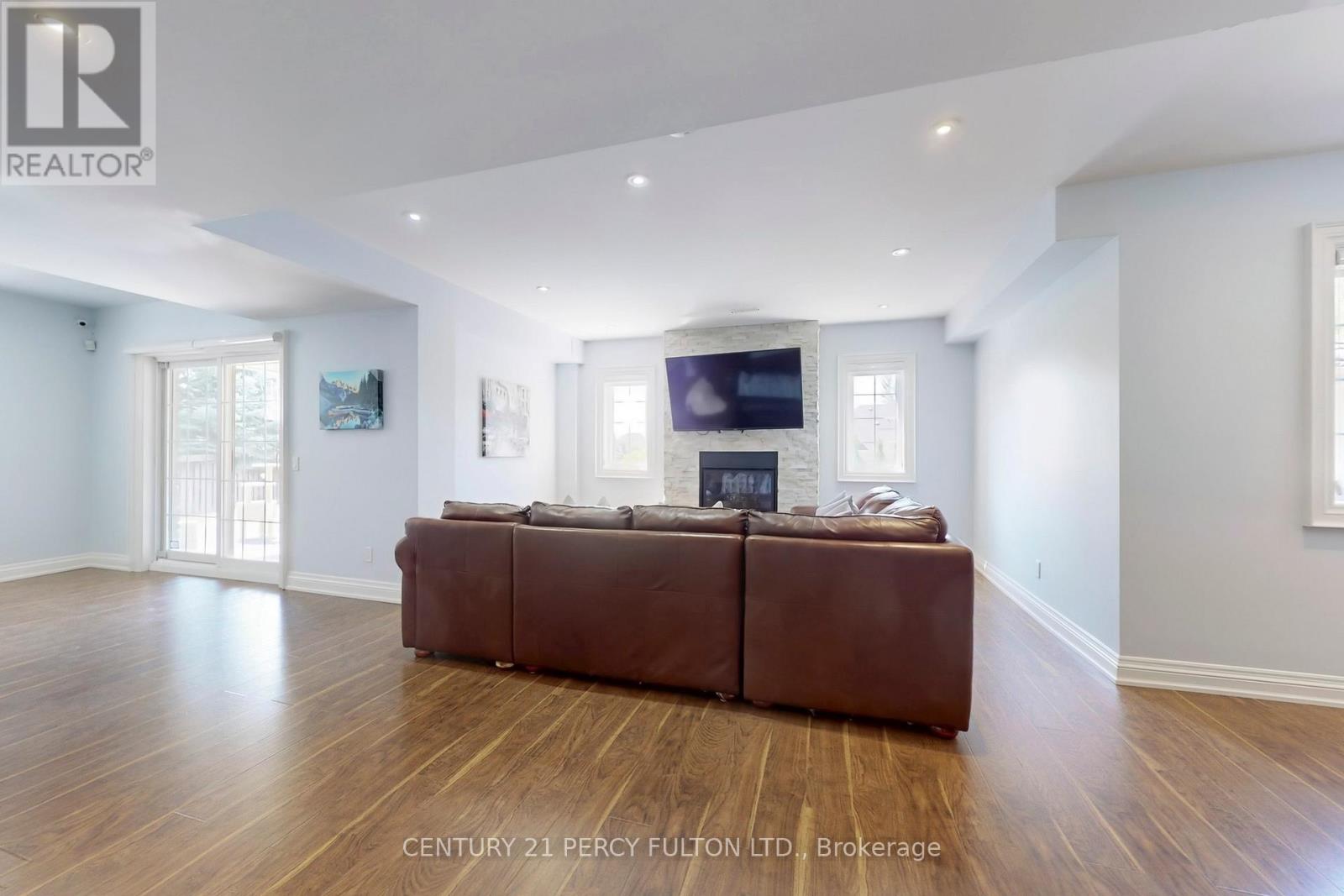 Photo 23 of 19 Sir Giancarlo Court, Vaughan ON