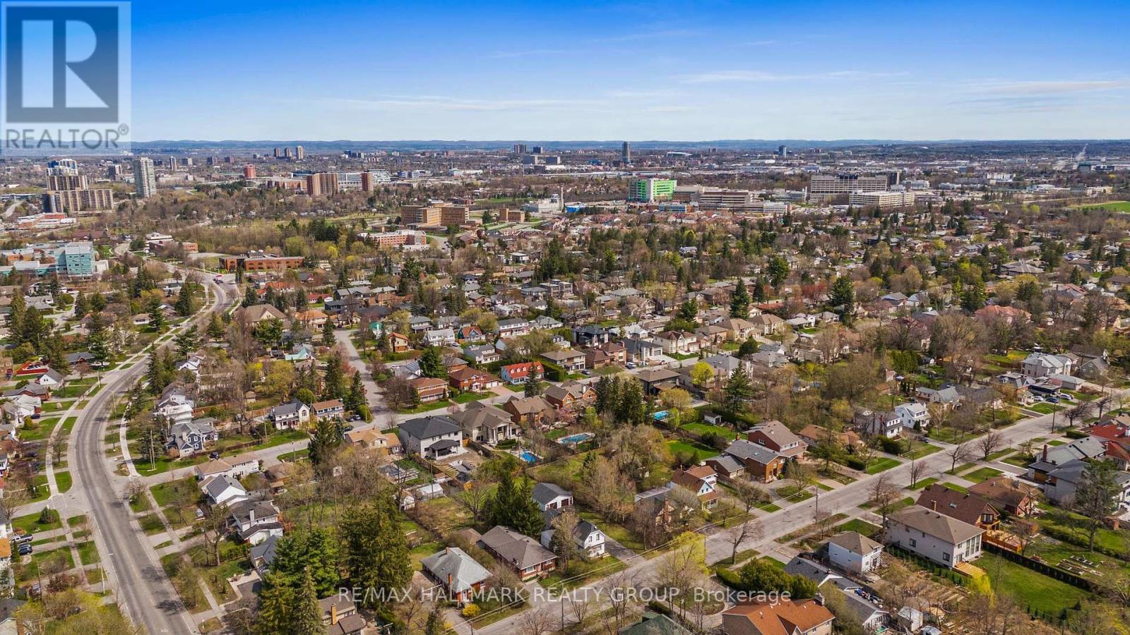 Photo 12 of 279 285 Pleasant Park Road, Ottawa ON