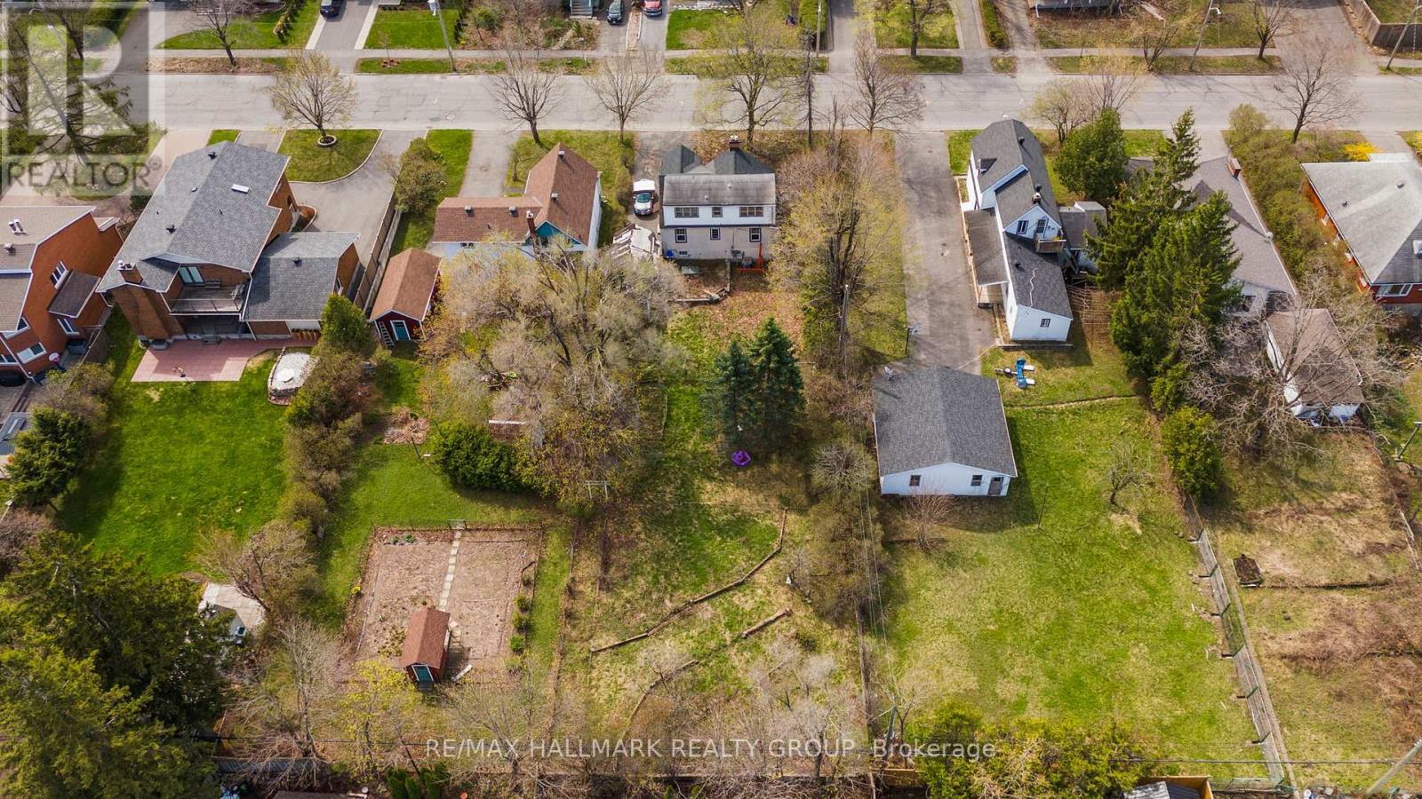 Photo 8 of 279 285 Pleasant Park Road, Ottawa ON
