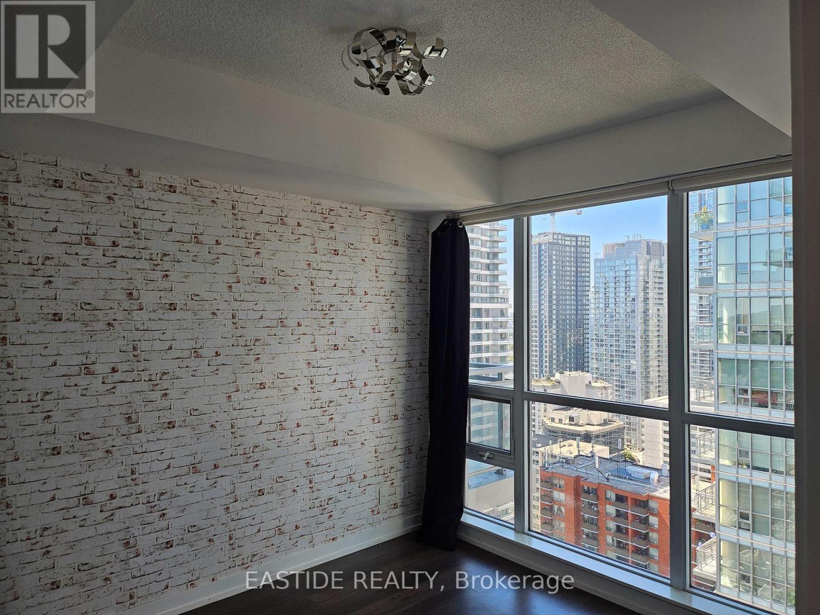 Photo 12 of 2411 98 Lillian Street, Toronto ON