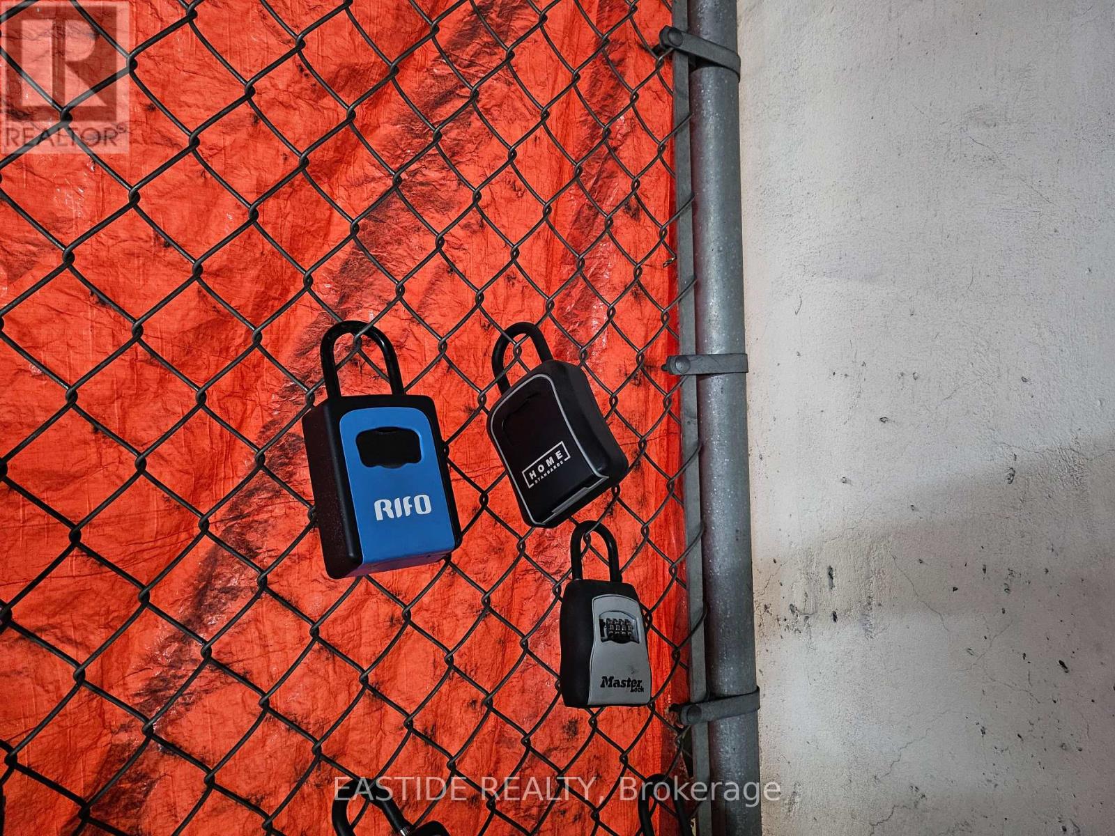 Photo 25 of 2411 98 Lillian Street, Toronto ON