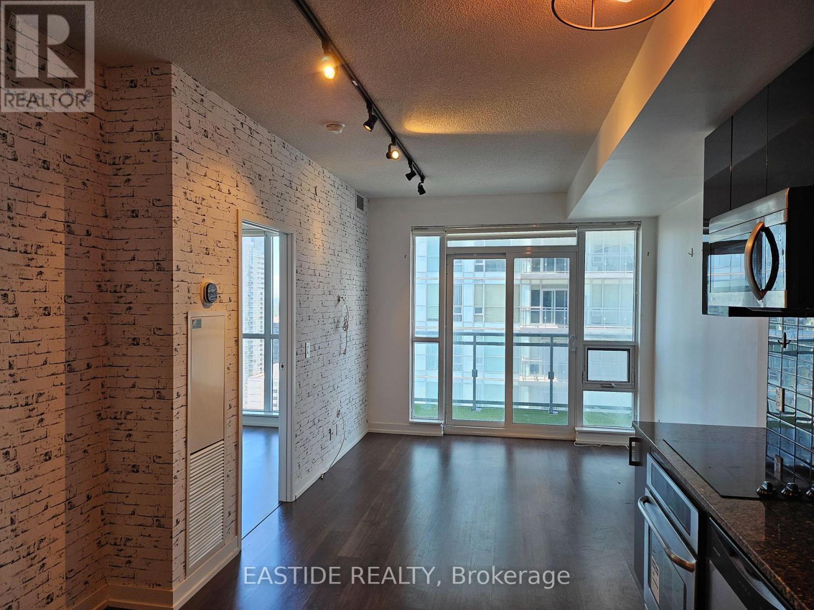 Photo 4 of 2411 98 Lillian Street, Toronto ON