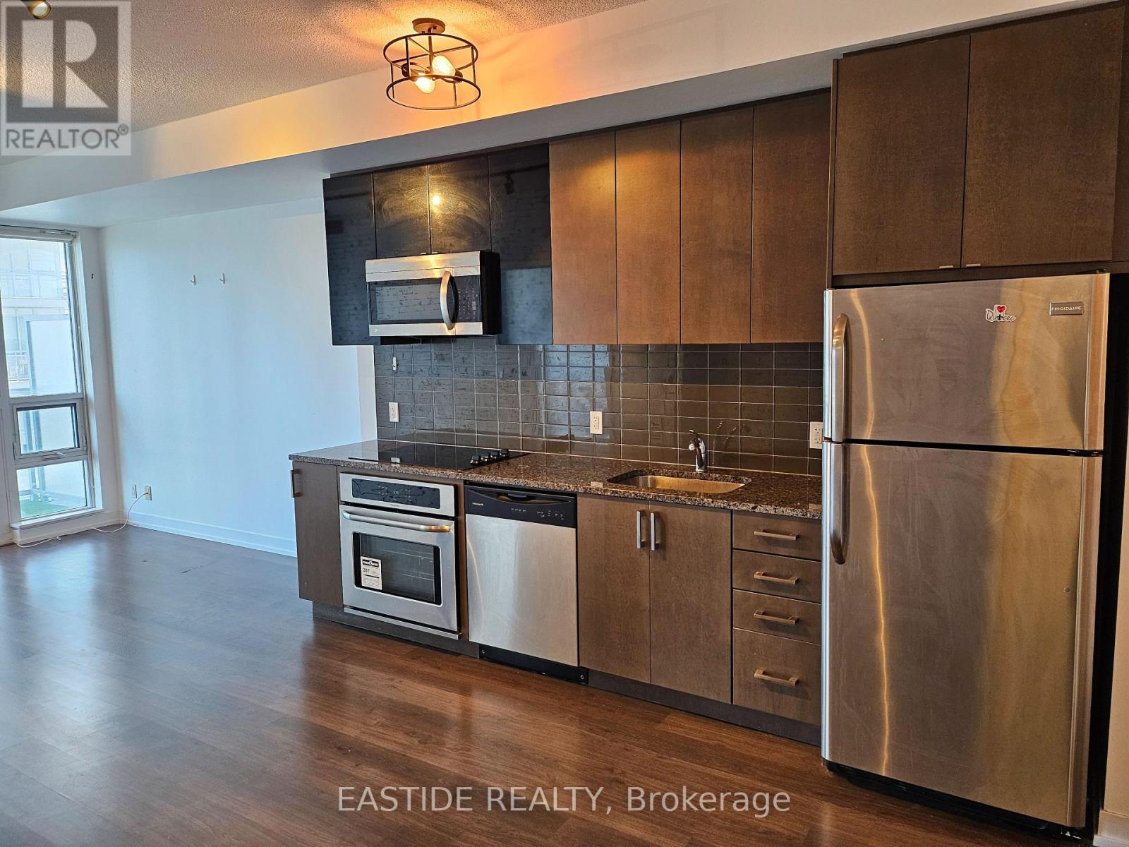 Photo 9 of 2411 98 Lillian Street, Toronto ON