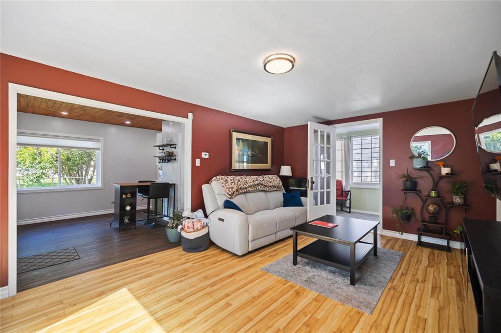 Photo 9 of 711 Rosedale Avenue, Winnipeg MB