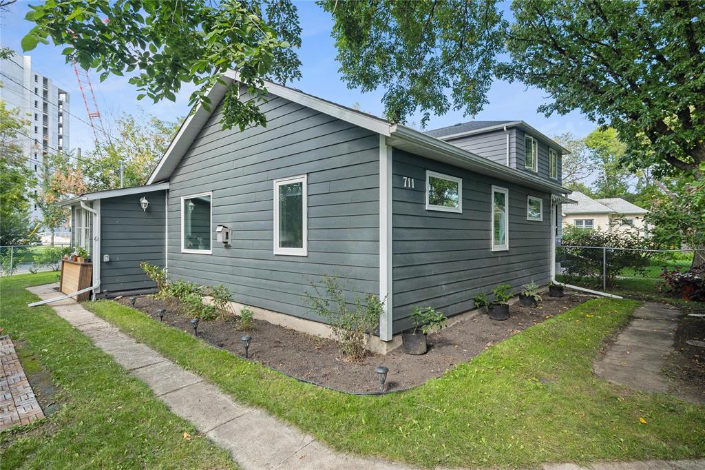Photo 23 of 711 Rosedale Avenue, Winnipeg MB