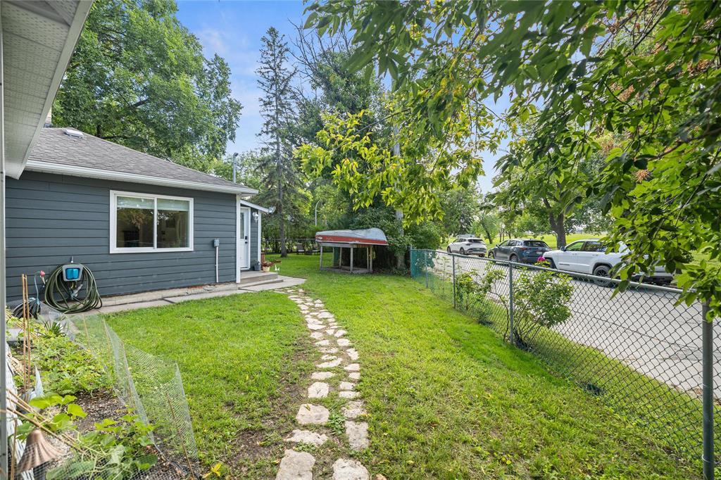 Photo 24 of 711 Rosedale Avenue, Winnipeg MB