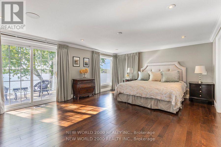 Photo 11 of 245 Lakeland Crescent, Richmond Hill ON