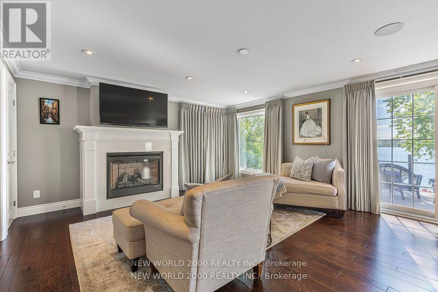 Photo 12 of 245 Lakeland Crescent, Richmond Hill ON