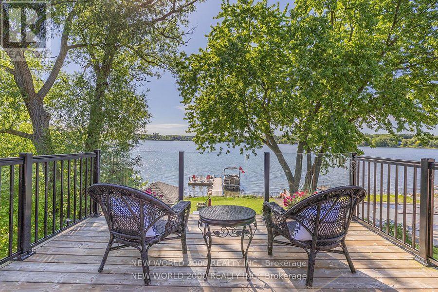 Photo 14 of 245 Lakeland Crescent, Richmond Hill ON