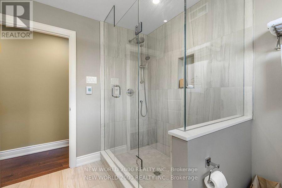 Photo 16 of 245 Lakeland Crescent, Richmond Hill ON