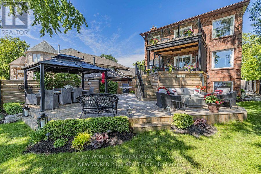 Photo 23 of 245 Lakeland Crescent, Richmond Hill ON