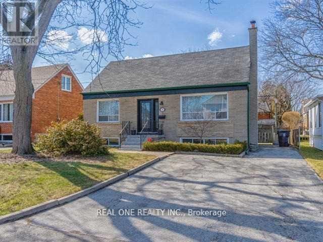 Photo 1 of 34 Vassar Drive, Toronto ON