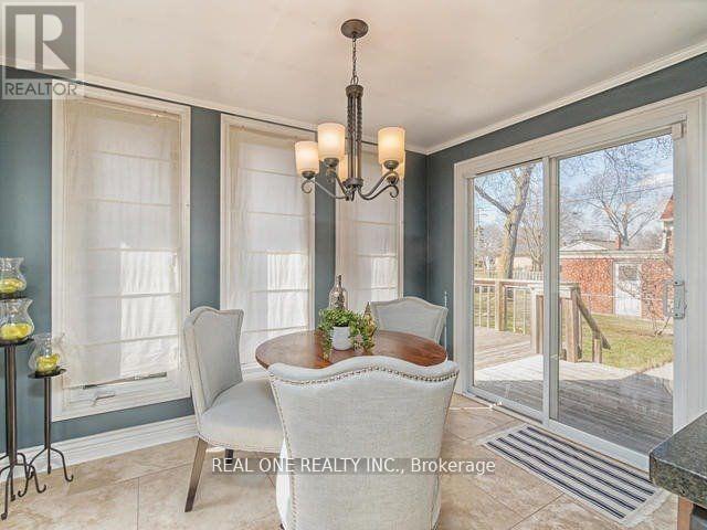 Photo 8 of 34 Vassar Drive, Toronto ON