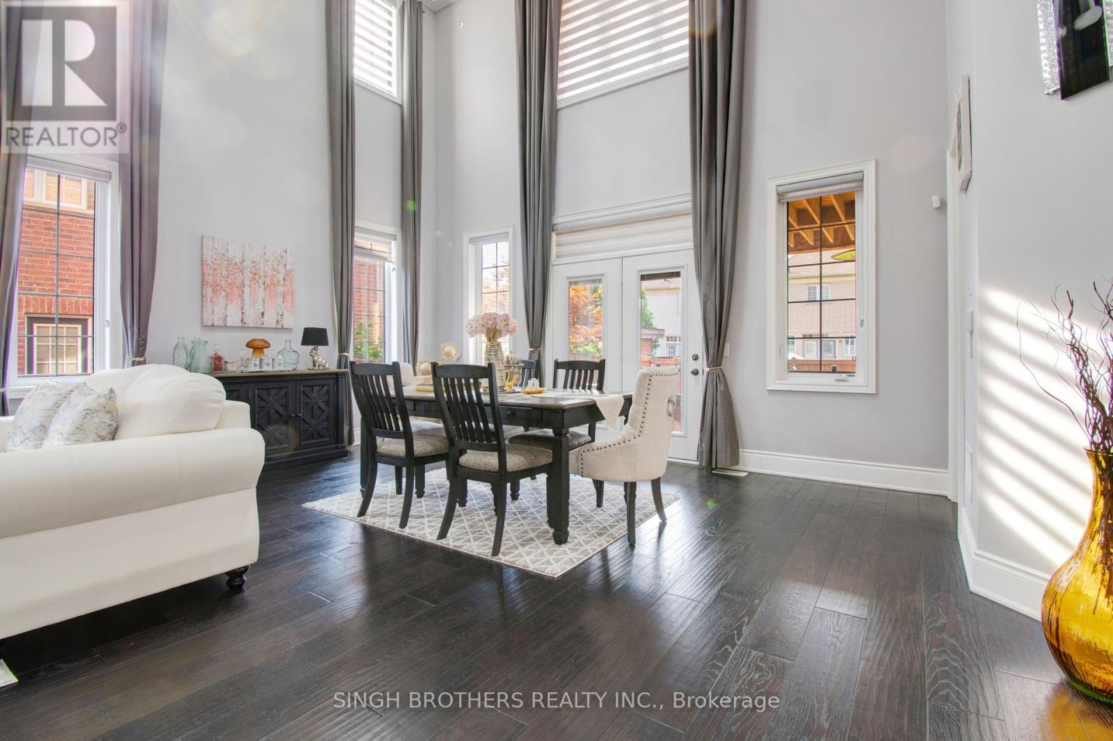 Photo 11 of 15 Degrey Drive, Brampton ON