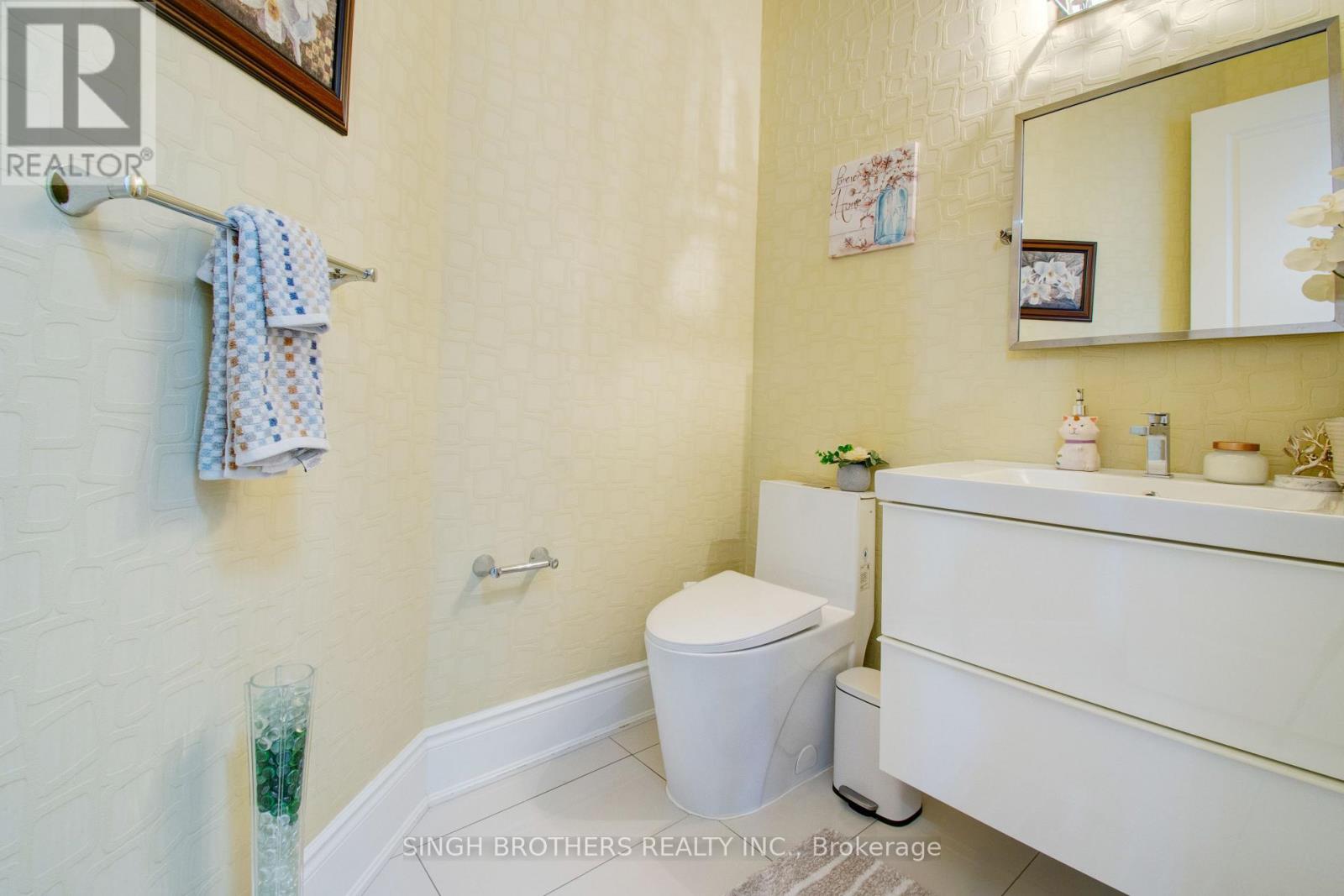 Photo 41 of 15 Degrey Drive, Brampton ON