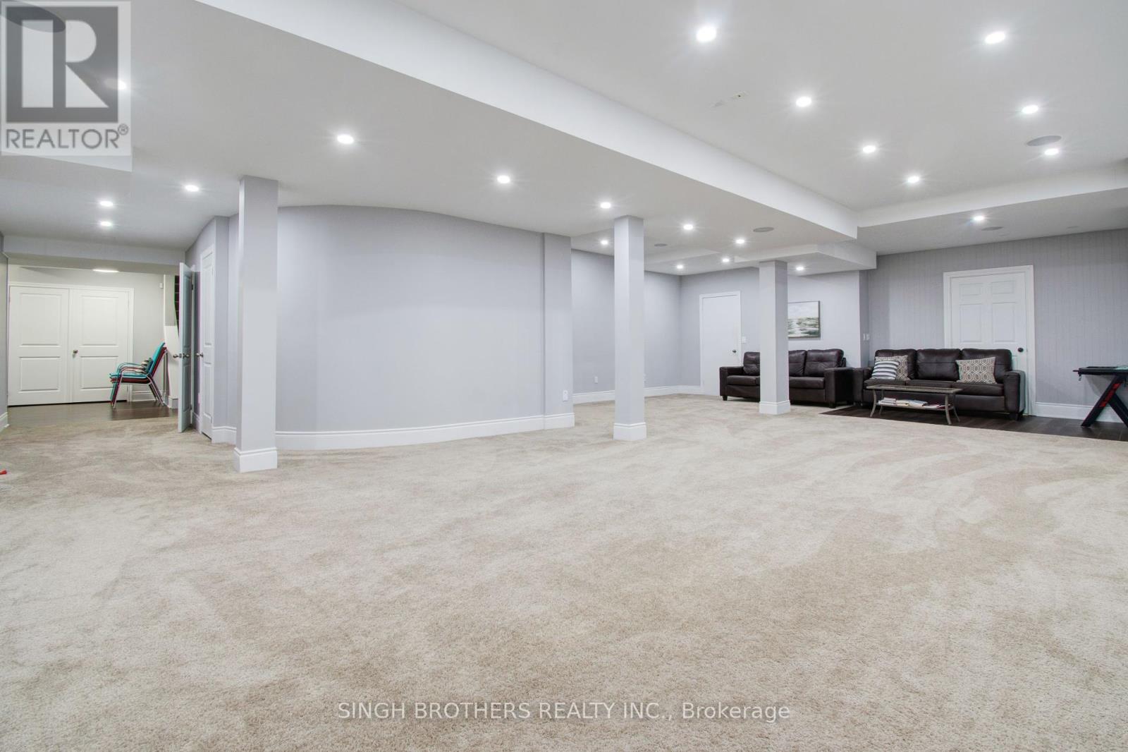 Photo 43 of 15 Degrey Drive, Brampton ON
