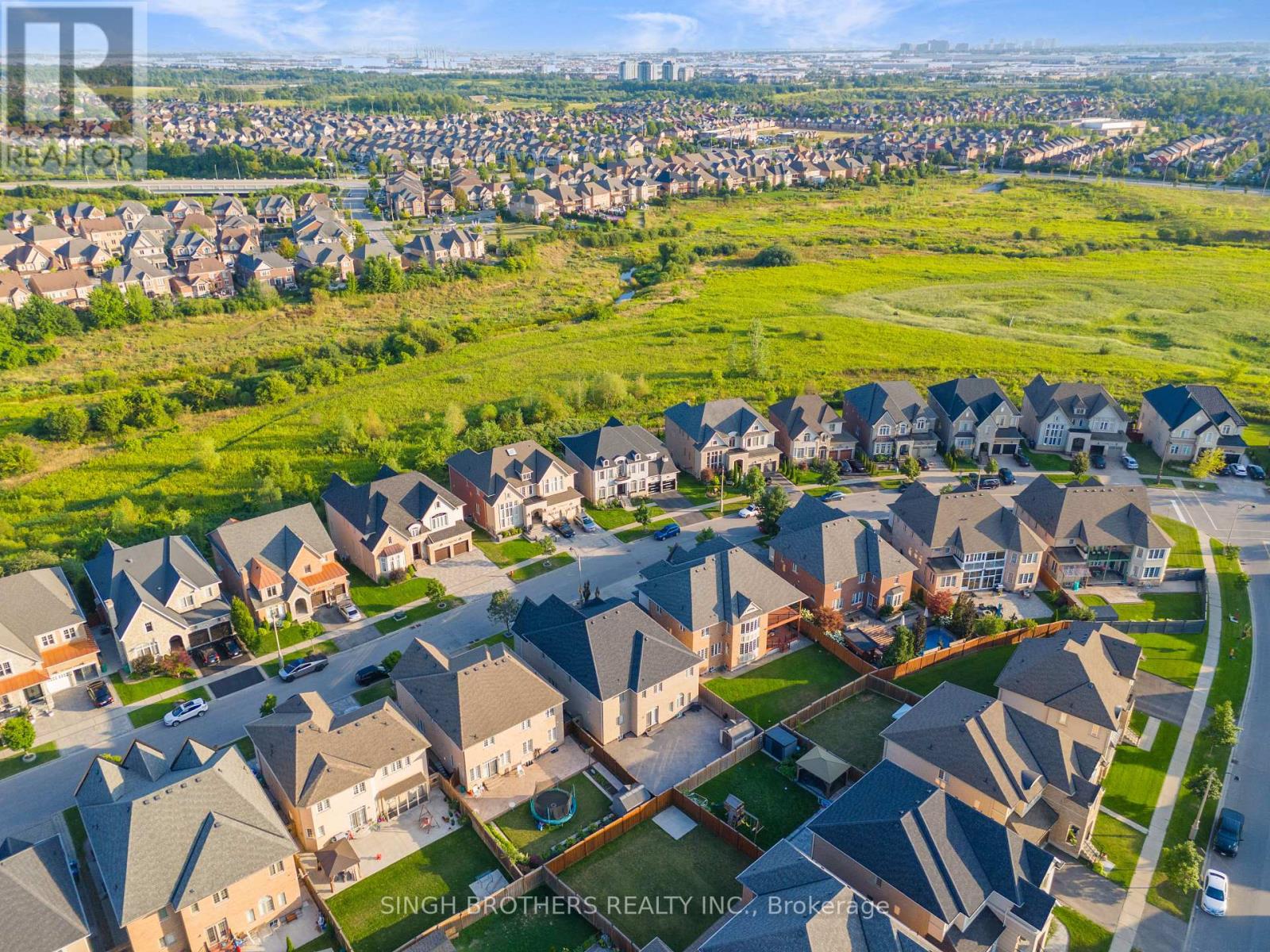 Photo 50 of 15 Degrey Drive, Brampton ON