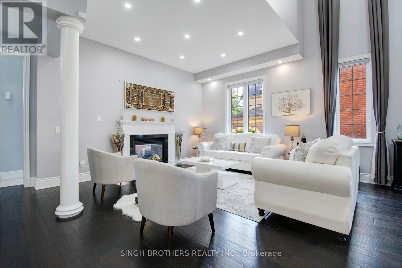 Photo 8 of 15 Degrey Drive, Brampton ON