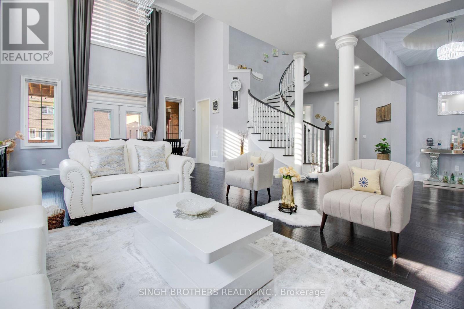Photo 9 of 15 Degrey Drive, Brampton ON