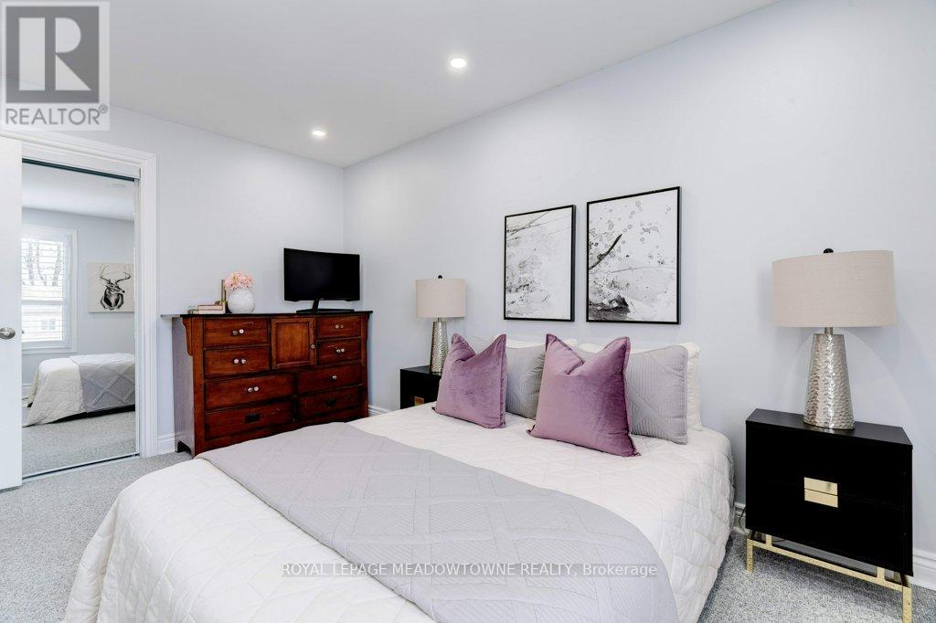 Photo 13 of 10 336 Queen Street S, Mississauga ON