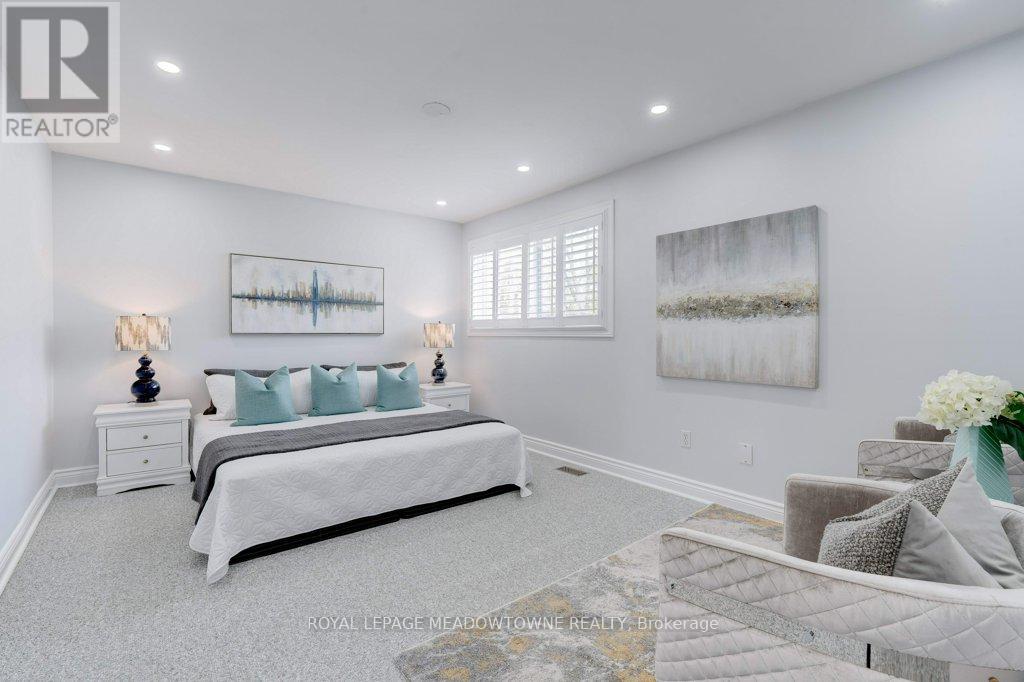 Photo 18 of 10 336 Queen Street S, Mississauga ON