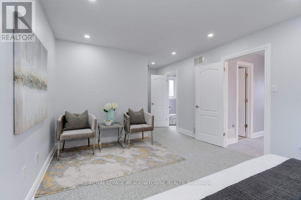Photo 20 of 10 336 Queen Street S, Mississauga ON
