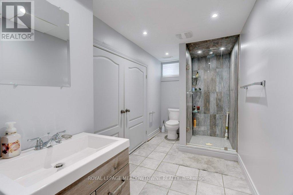 Photo 21 of 10 336 Queen Street S, Mississauga ON