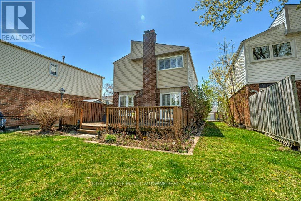 Photo 27 of 10 336 Queen Street S, Mississauga ON