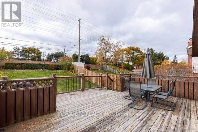 Photo 15 of 2947 Saint Malo Circle, Mississauga ON