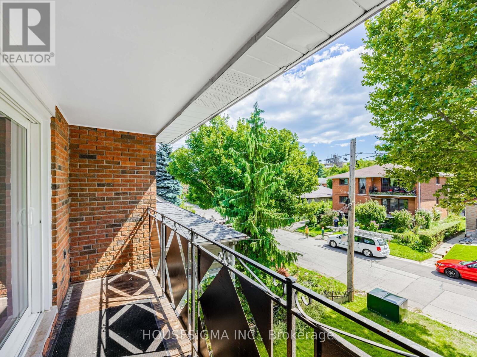 Photo 20 of Unit 2 16 Muskoka Avenue, Toronto ON