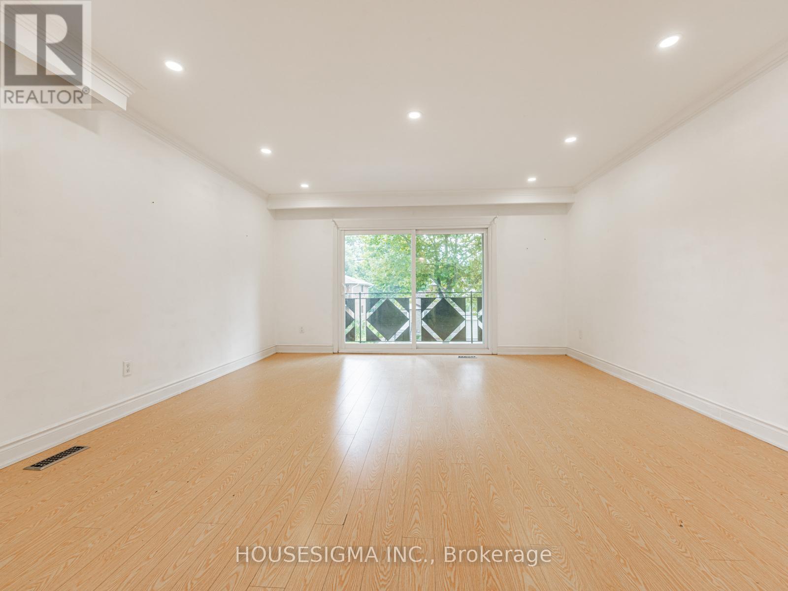 Photo 6 of Unit 2 16 Muskoka Avenue, Toronto ON