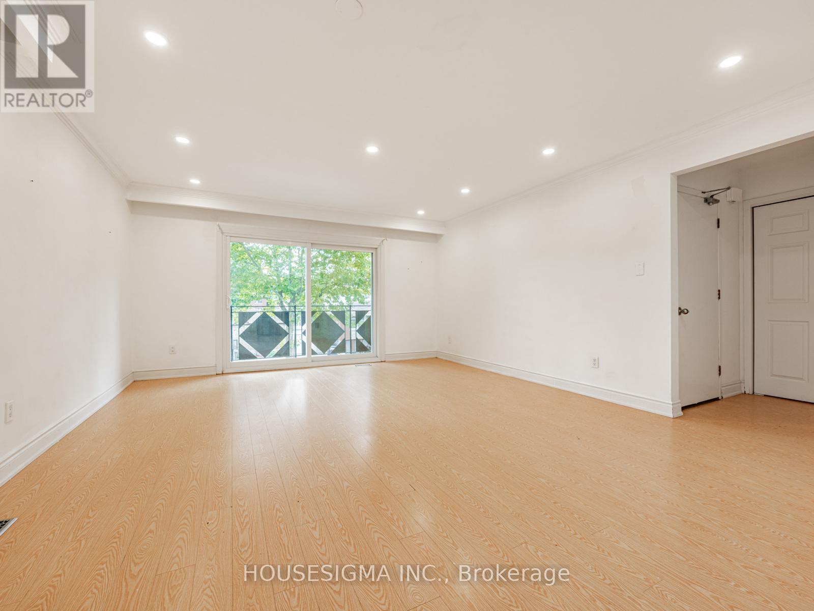 Photo 9 of Unit 2 16 Muskoka Avenue, Toronto ON