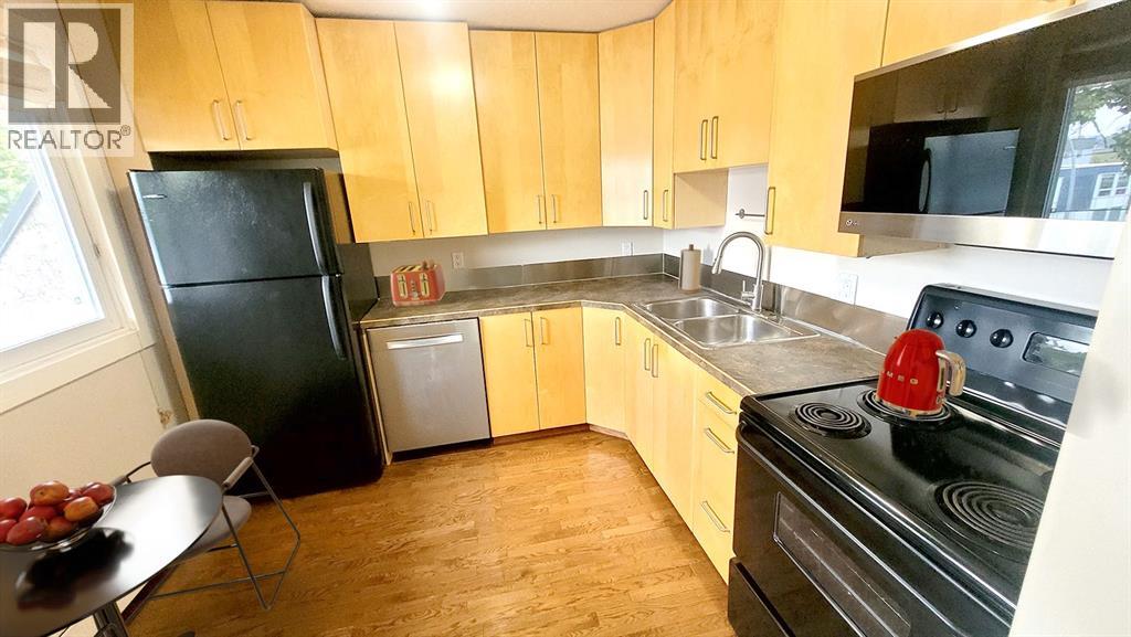 Photo 4 of 7 2002 11 Avenue Sw, Calgary AB